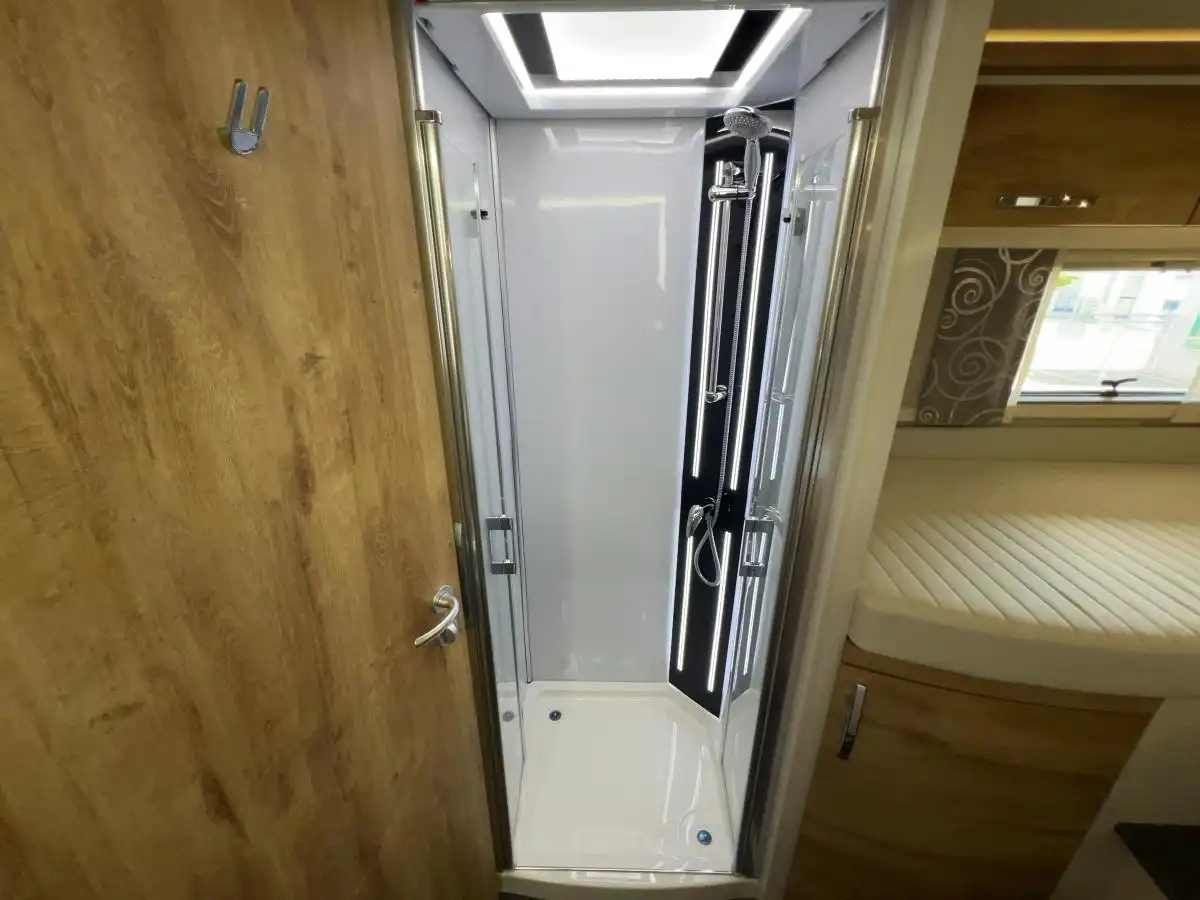 FRANKIA F-Line I 740 GD TITAN  - Ansicht 18